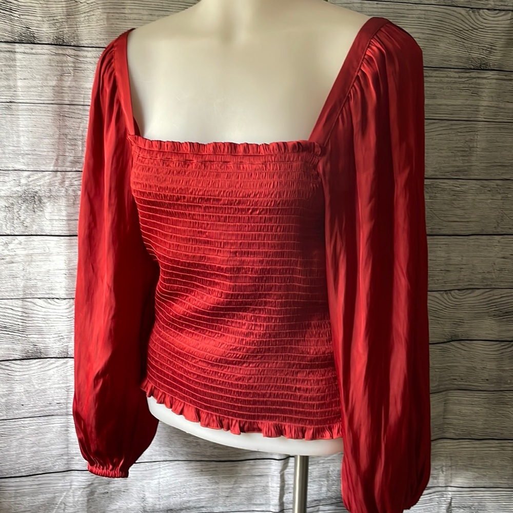 Gorgeous shirred bodice top *NWT*